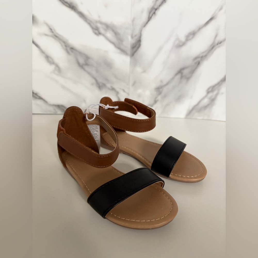 Girls size 10 - Black and Brown Sandals. NWT